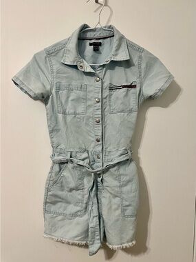 Tommy Hilfiger girls’ Light Wash Denim Short Sleeve Romper sz 8-10